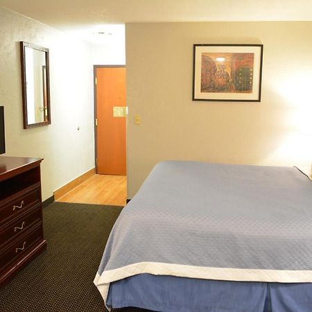 Days Inn By Wyndham West Des Moines Buitenkant foto