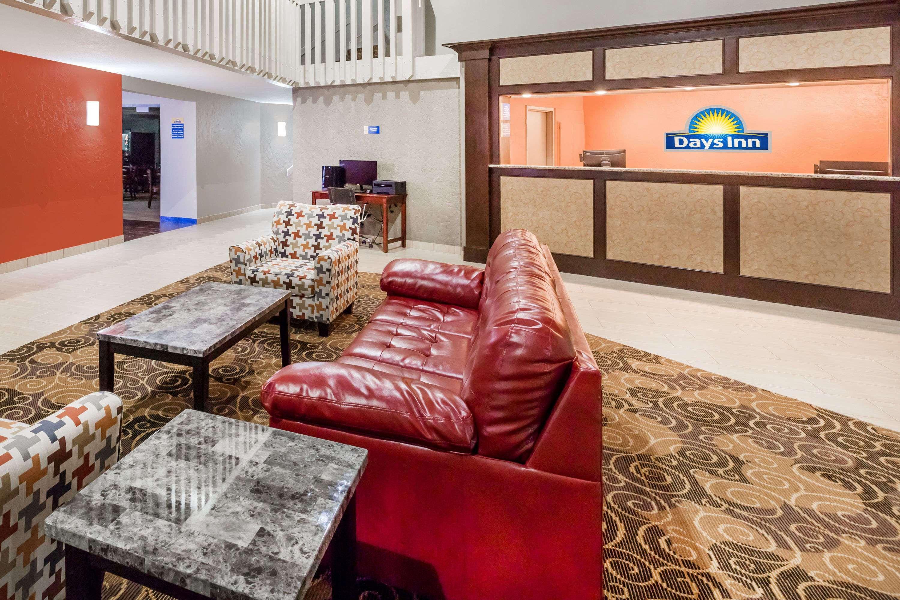 Days Inn By Wyndham West Des Moines Buitenkant foto