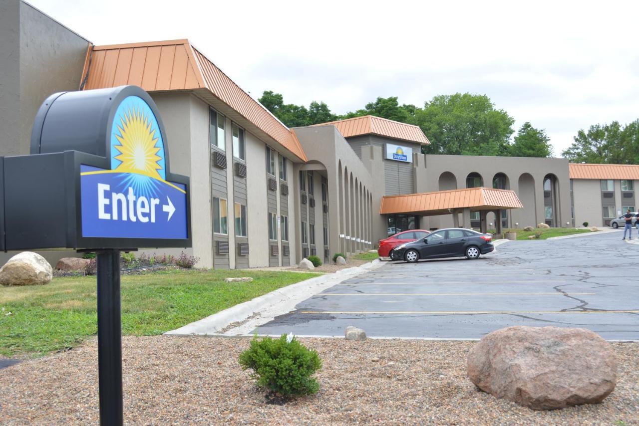 Days Inn By Wyndham West Des Moines Buitenkant foto