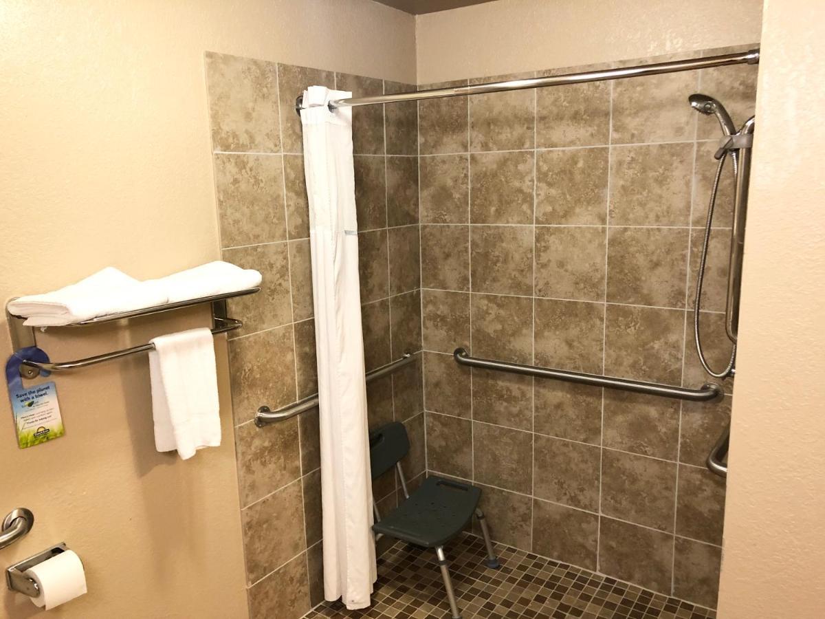 Days Inn By Wyndham West Des Moines Buitenkant foto